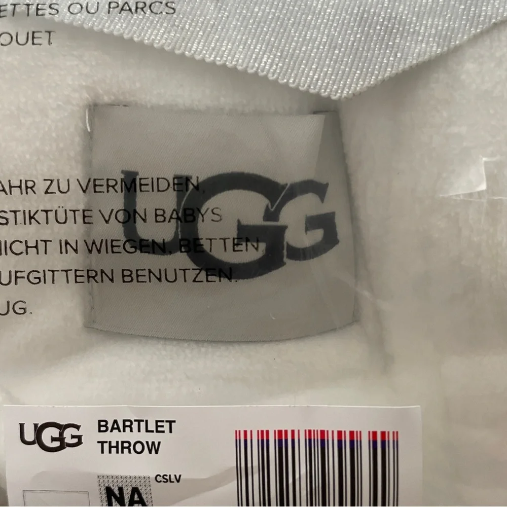 UGG Snow White Cozy Throw Blanket - Picture 3 of 5